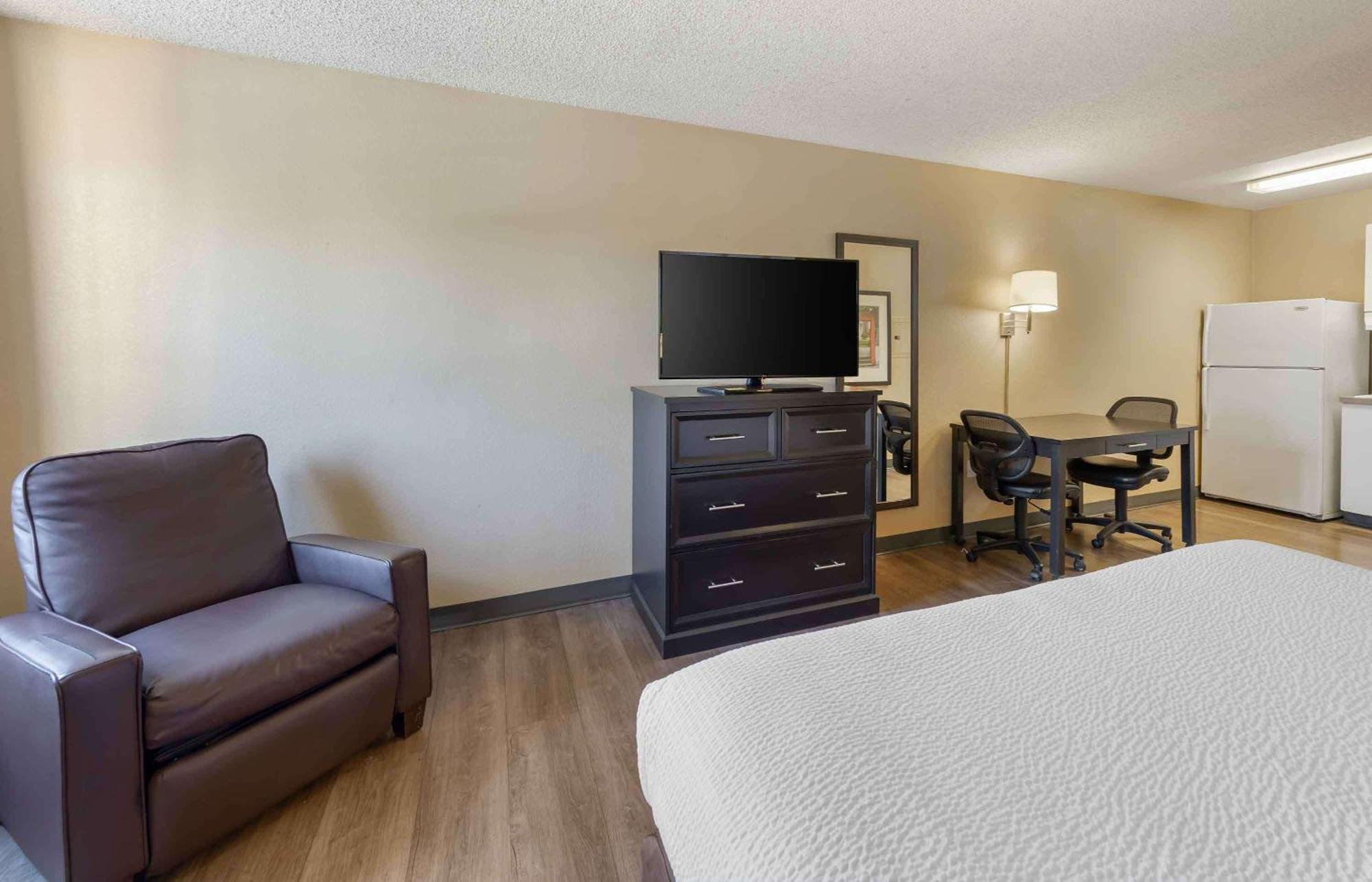 Extended Stay America Suites - Bakersfield - California Avenue Exterior photo