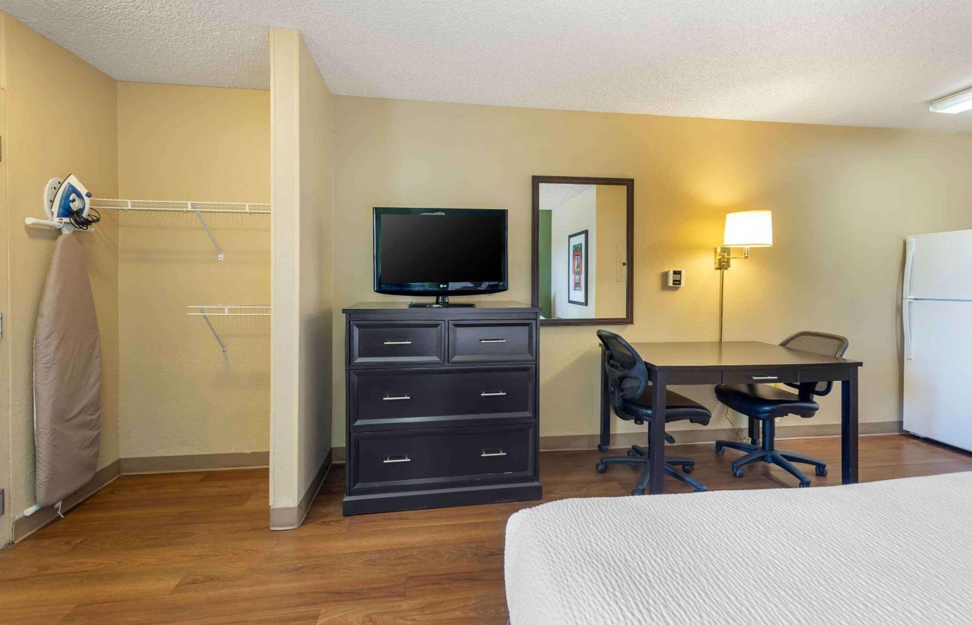 Extended Stay America Suites - Bakersfield - California Avenue Exterior photo